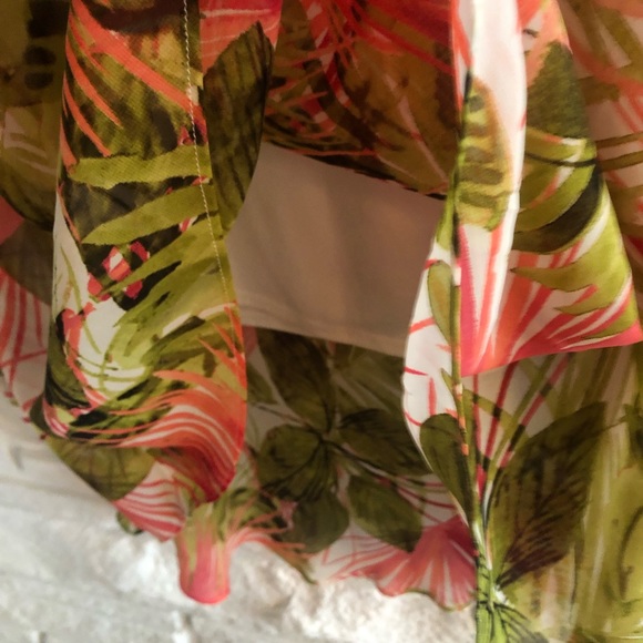 Asymmetrical Floral skirt - Picture 4 of 7